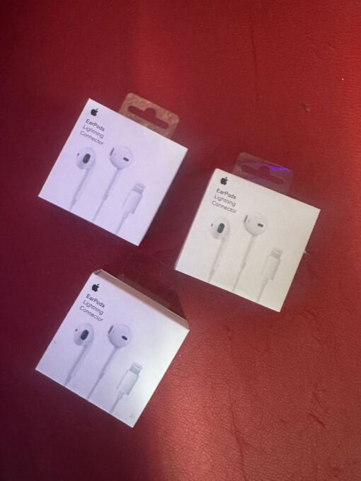 Earphones Compatible with all iPhone (Lightning Connector)