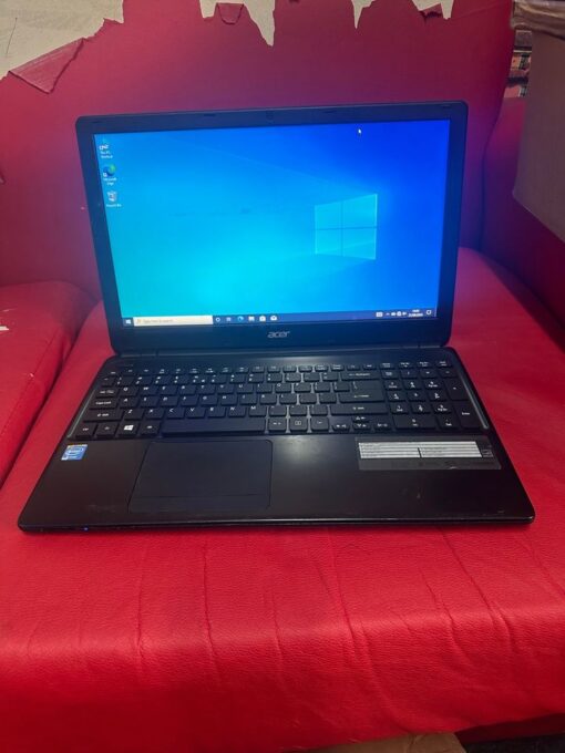 Great Acer Laptop with windows 10. 500GB Harddrive and 4GB RAM DDR3.with great battery