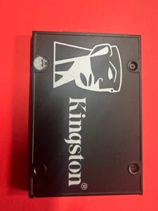 Kingston KC600 512GB 2.5″ SATA 3D TLC NAND Solid State Drive (SKC600/512G)